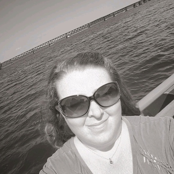 Meet your Posher, Shainey - Picture 1 of 1